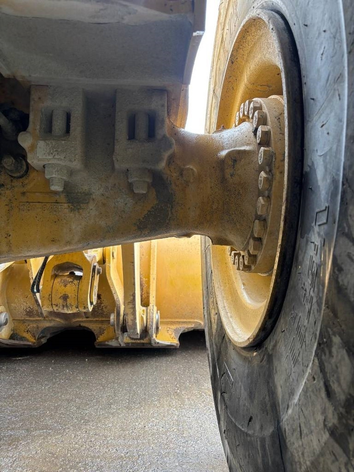 Chargeuse sur pneus CAT 980 M