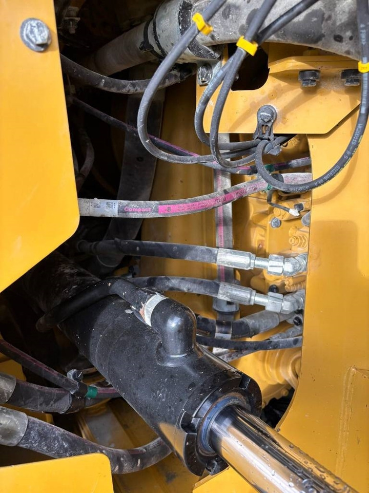 Chargeuse sur pneus CAT 980 M