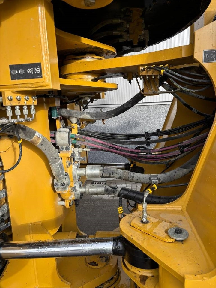 Chargeuse sur pneus CAT 980 M