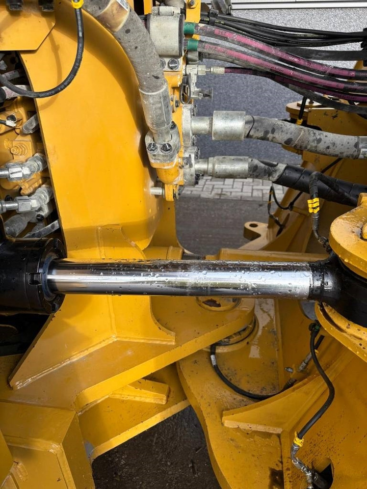 Chargeuse sur pneus CAT 980 M