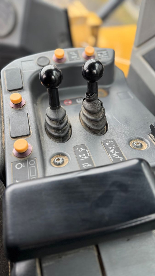 Chargeuse sur pneus CAT 980 M