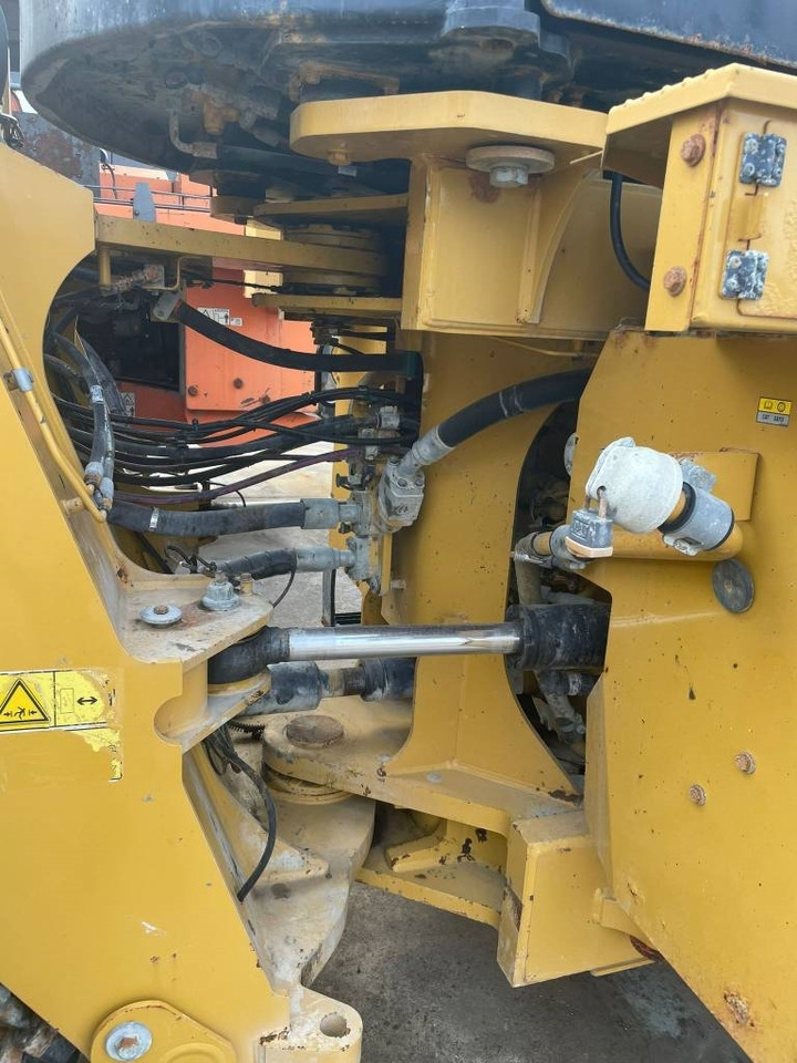 Chargeuse sur pneus CAT 980 M