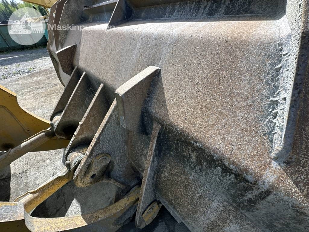 Chargeuse sur pneus CAT 980 M