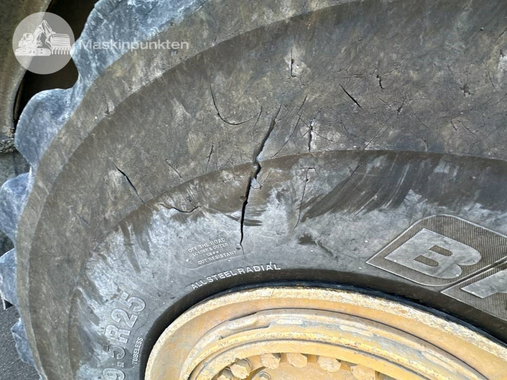 Chargeuse sur pneus CAT 980 M