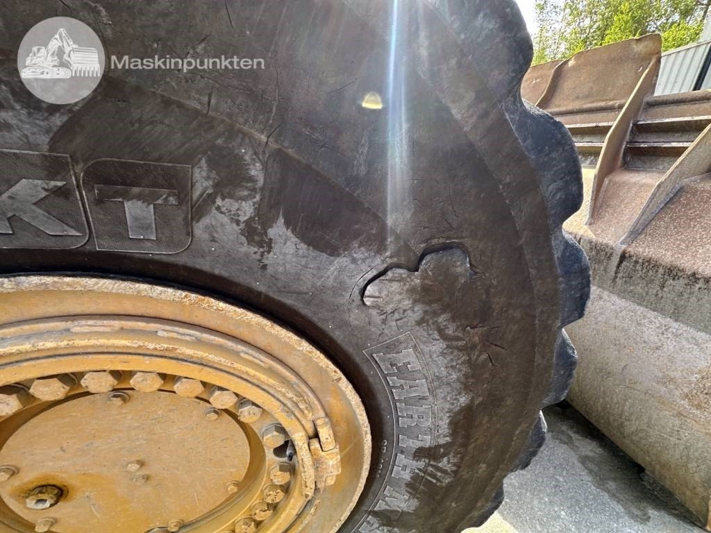 Chargeuse sur pneus CAT 980 M