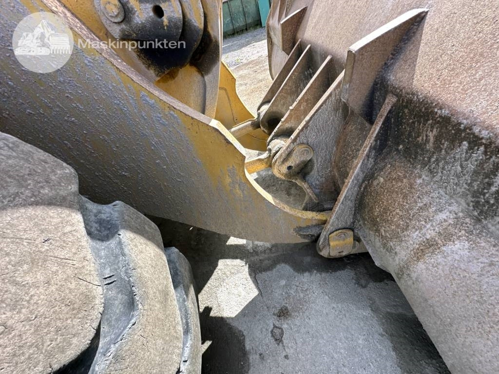 Chargeuse sur pneus CAT 980 M