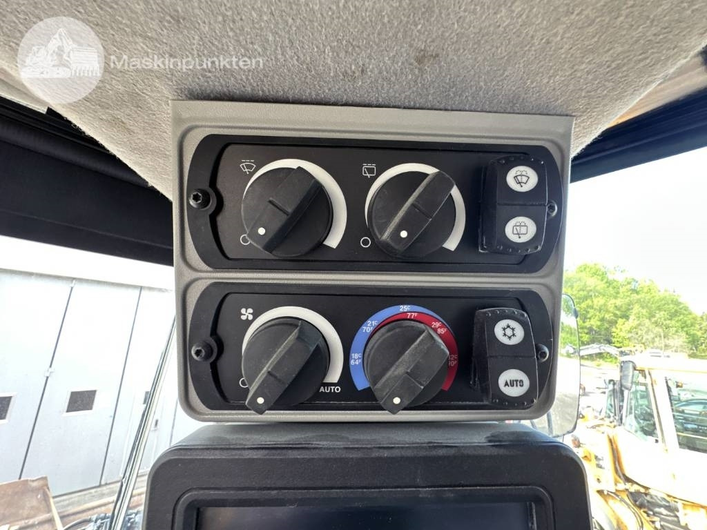 Chargeuse sur pneus CAT 980 M