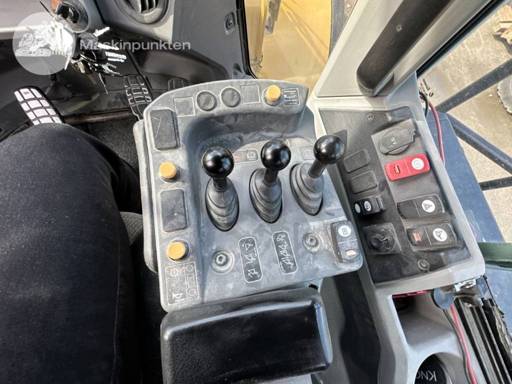 Chargeuse sur pneus CAT 980 M