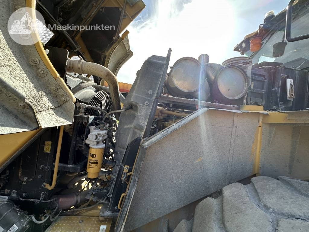 Chargeuse sur pneus CAT 980 M