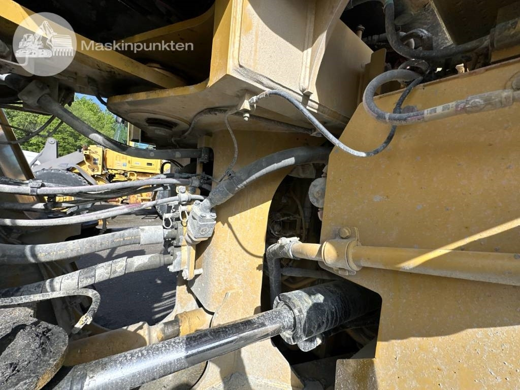 Chargeuse sur pneus CAT 980 M