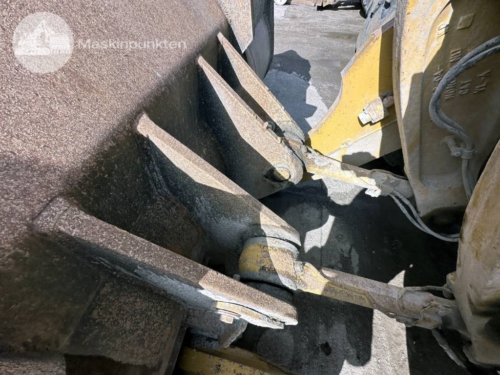 Chargeuse sur pneus CAT 980 M