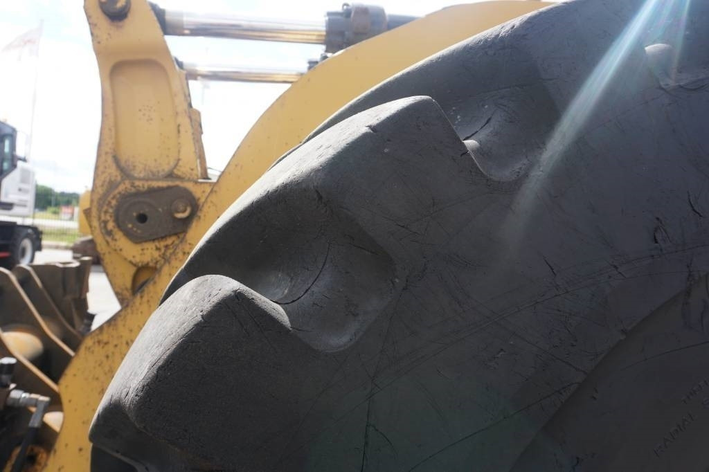 Chargeuse sur pneus CAT 980 M