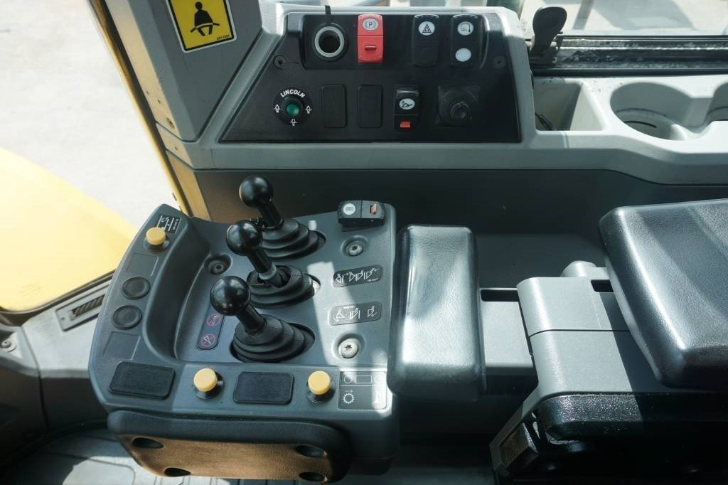 Chargeuse sur pneus CAT 980 M