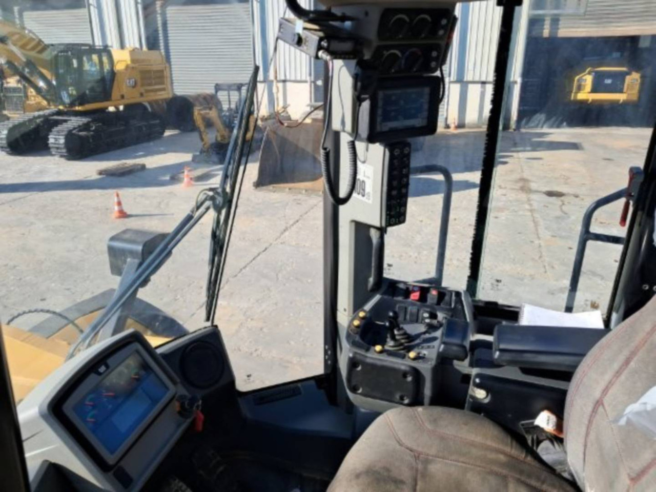 Chargeuse sur pneus CAT 982M