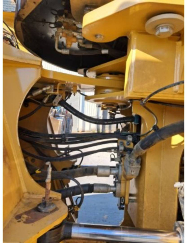 Chargeuse sur pneus CAT 982M