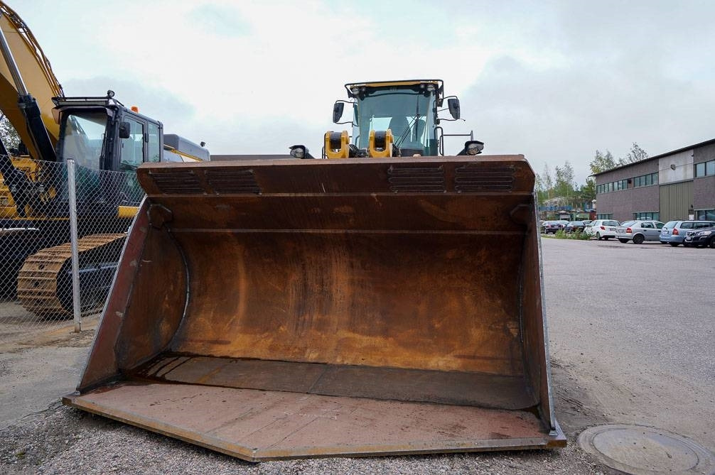Chargeuse sur pneus CAT 982M UUDET RENKAAT