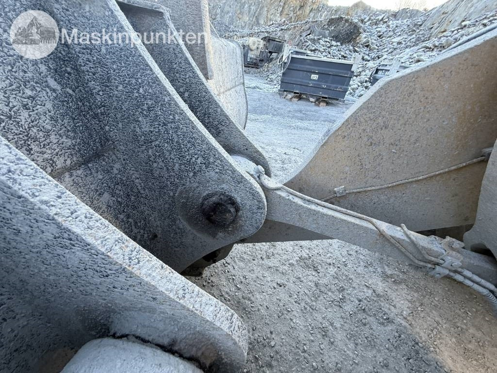 Chargeuse sur pneus CAT 982 M