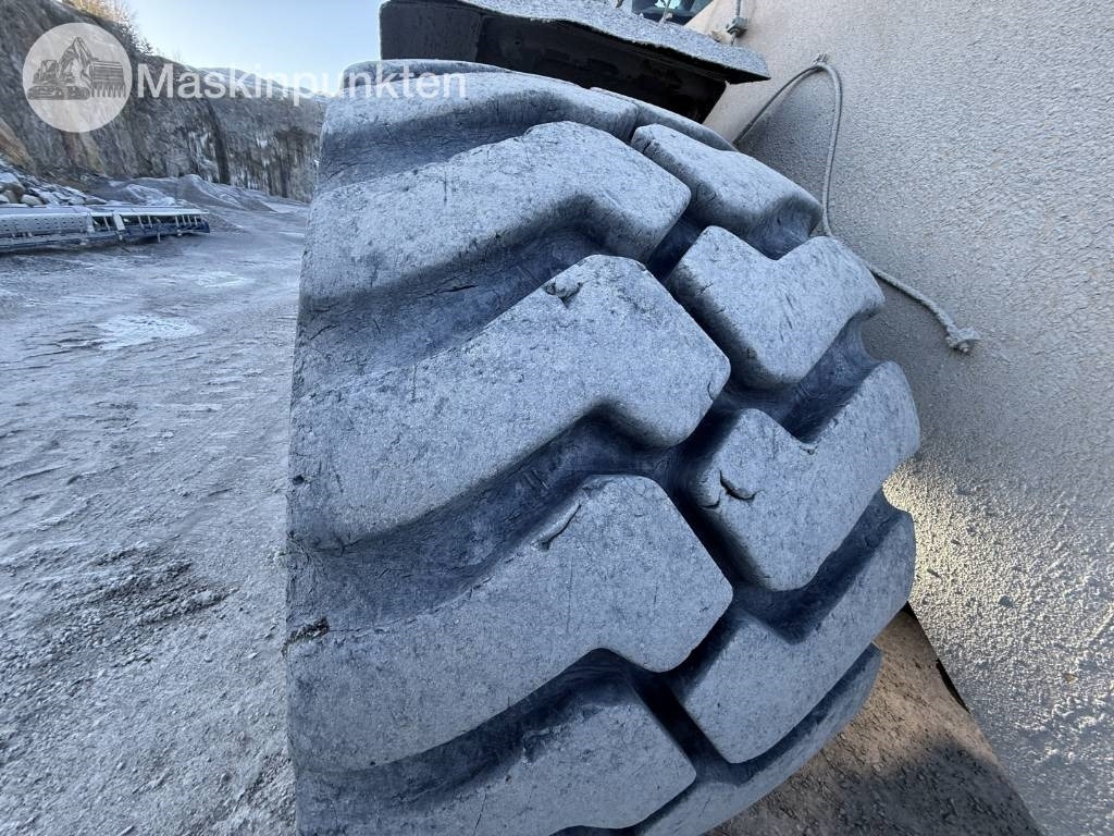 Chargeuse sur pneus CAT 982 M