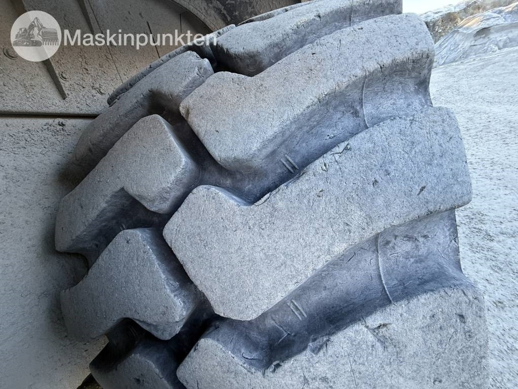 Chargeuse sur pneus CAT 982 M