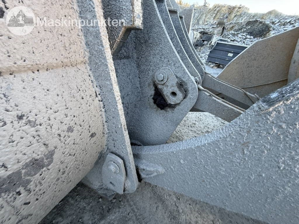 Chargeuse sur pneus CAT 982 M