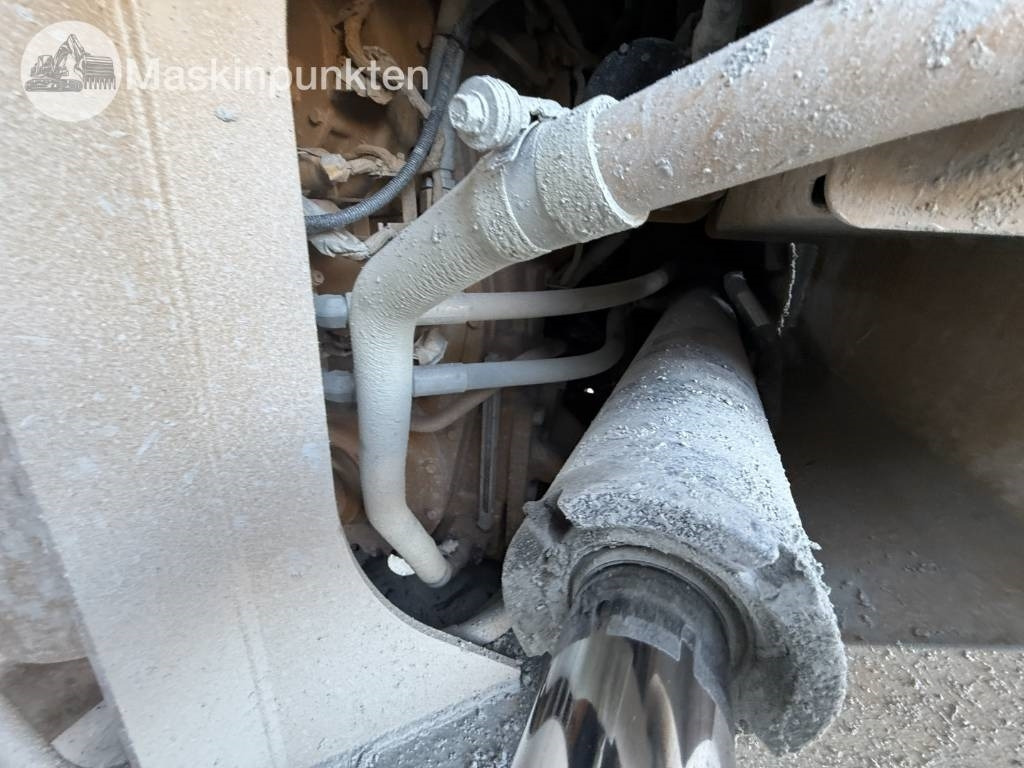 Chargeuse sur pneus CAT 982 M