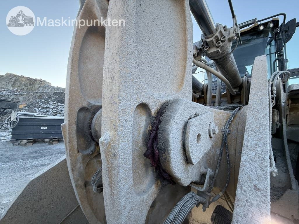 Chargeuse sur pneus CAT 982 M