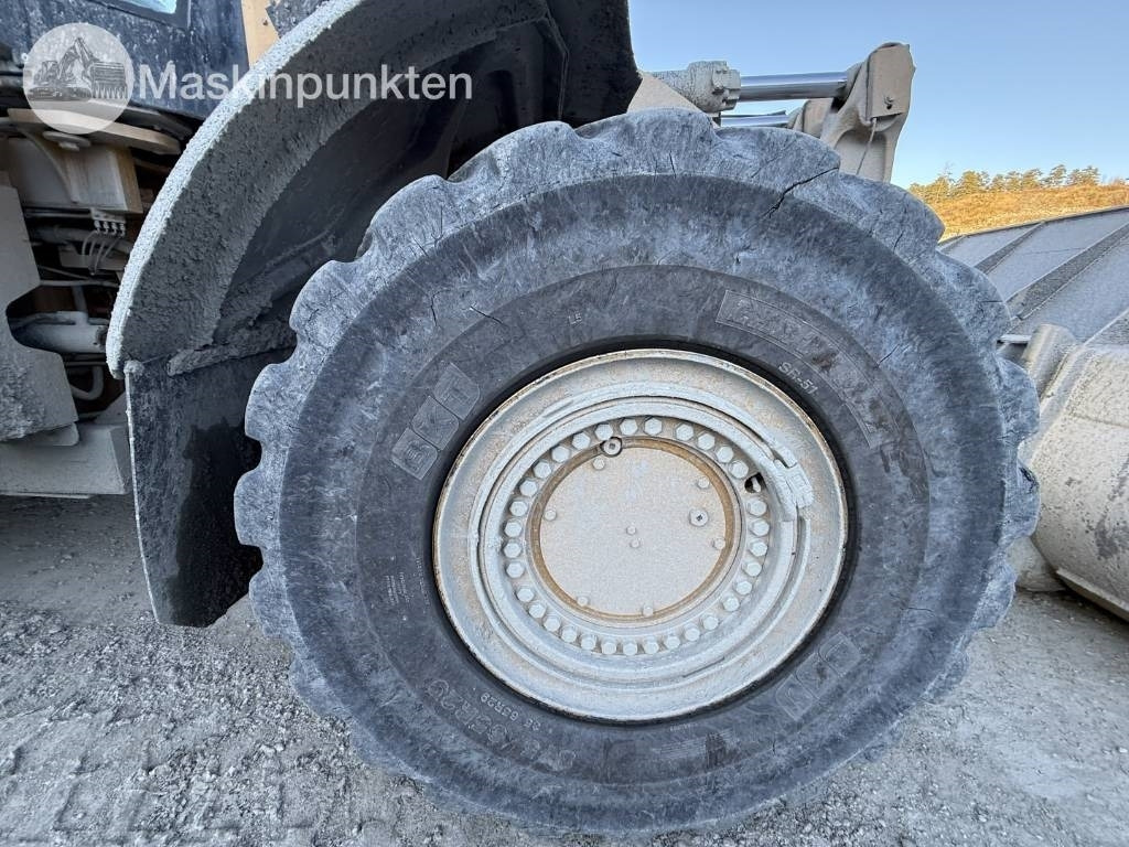 Chargeuse sur pneus CAT 982 M