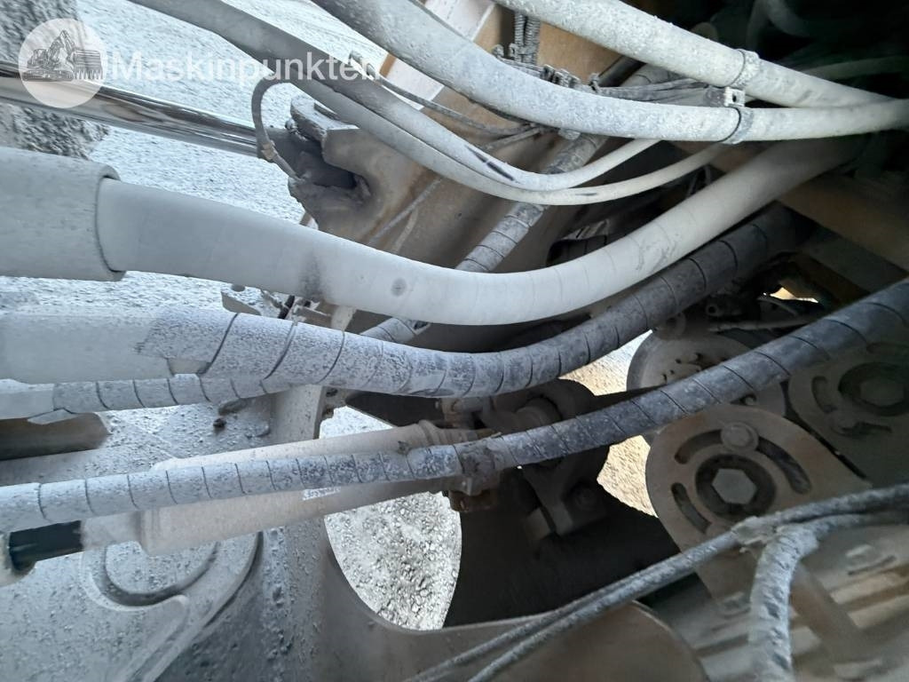 Chargeuse sur pneus CAT 982 M