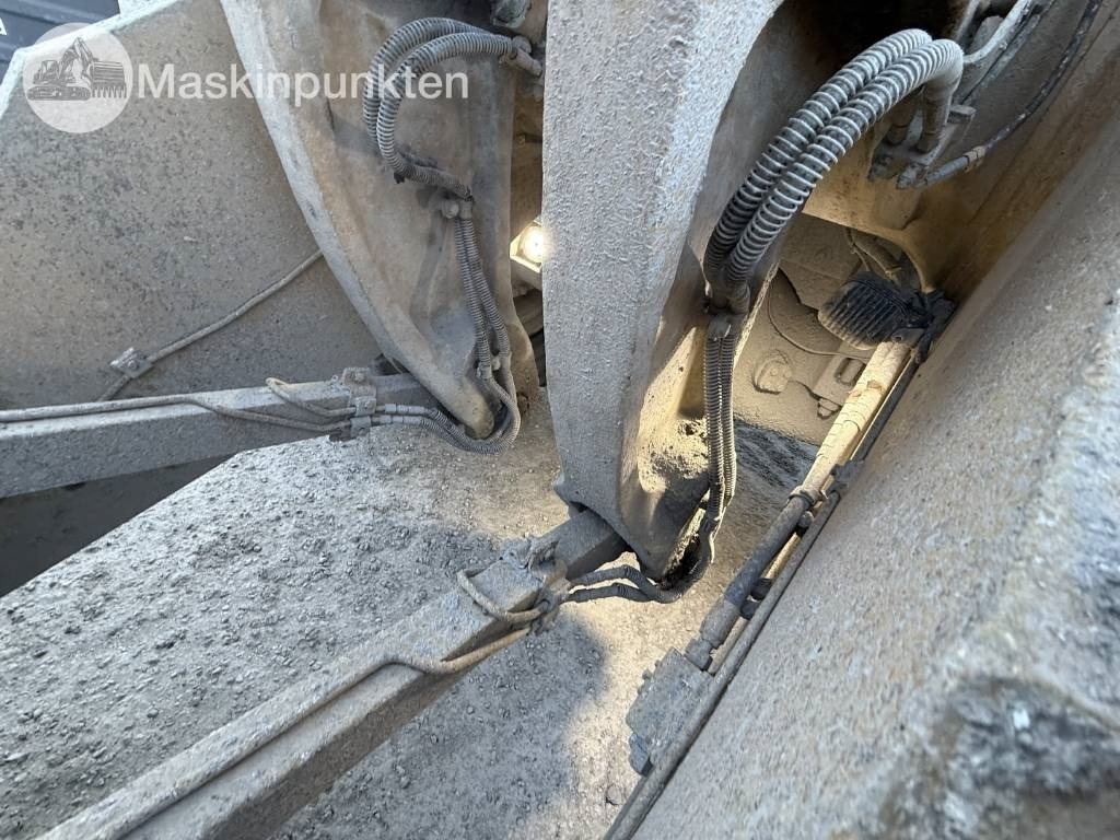 Chargeuse sur pneus CAT 982 M