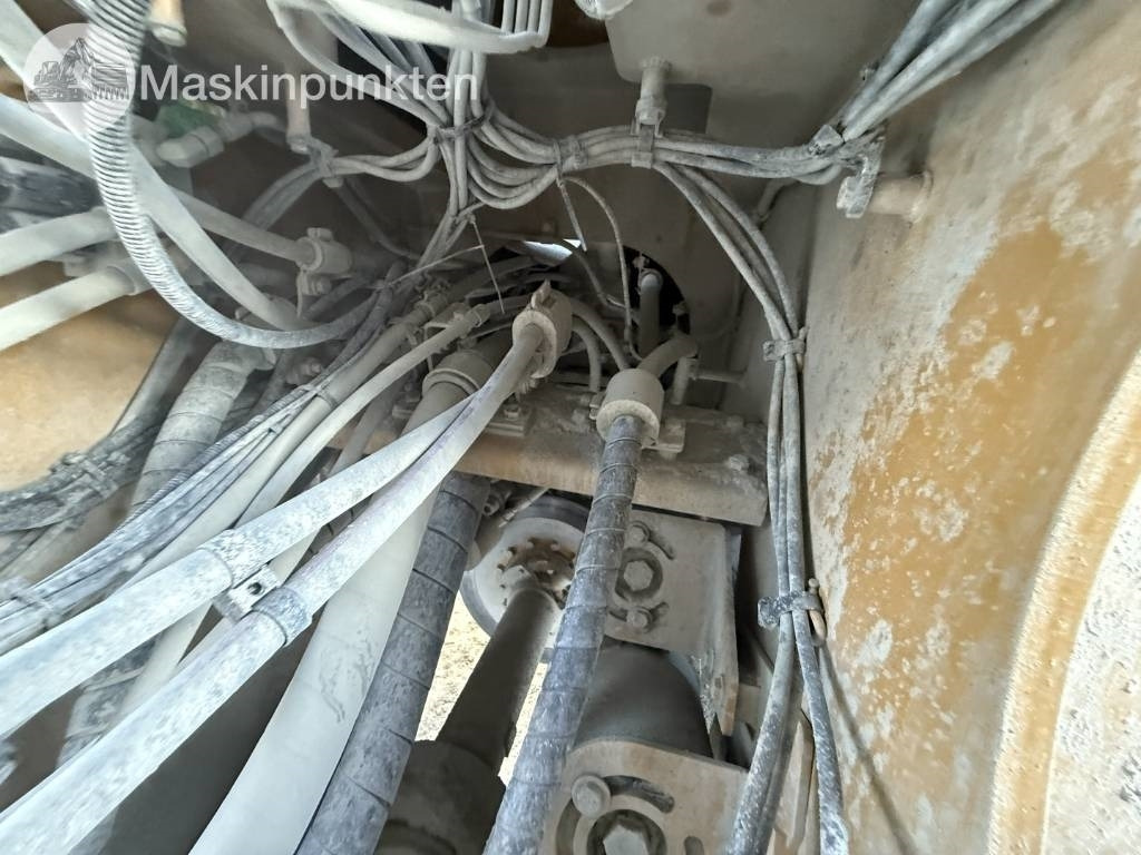 Chargeuse sur pneus CAT 982 M