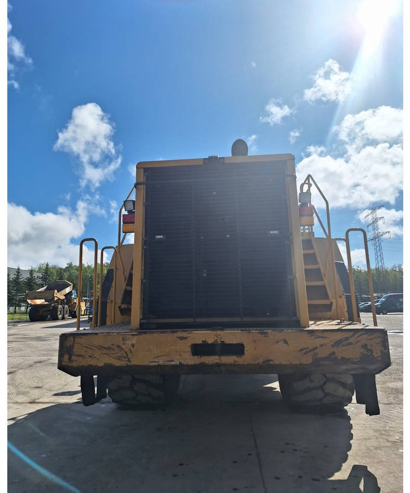 Chargeuse sur pneus CAT 988H