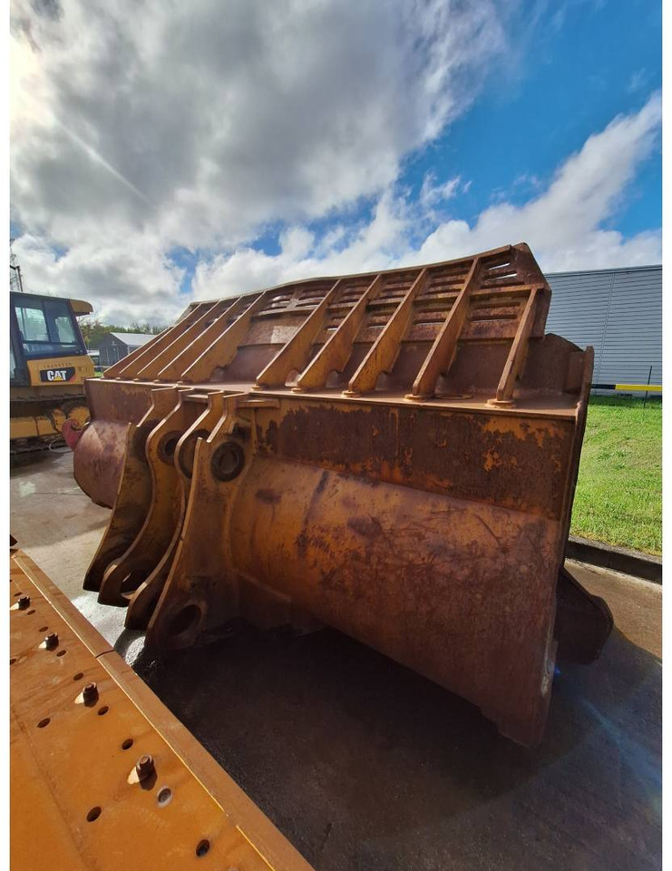 Chargeuse sur pneus CAT 988H