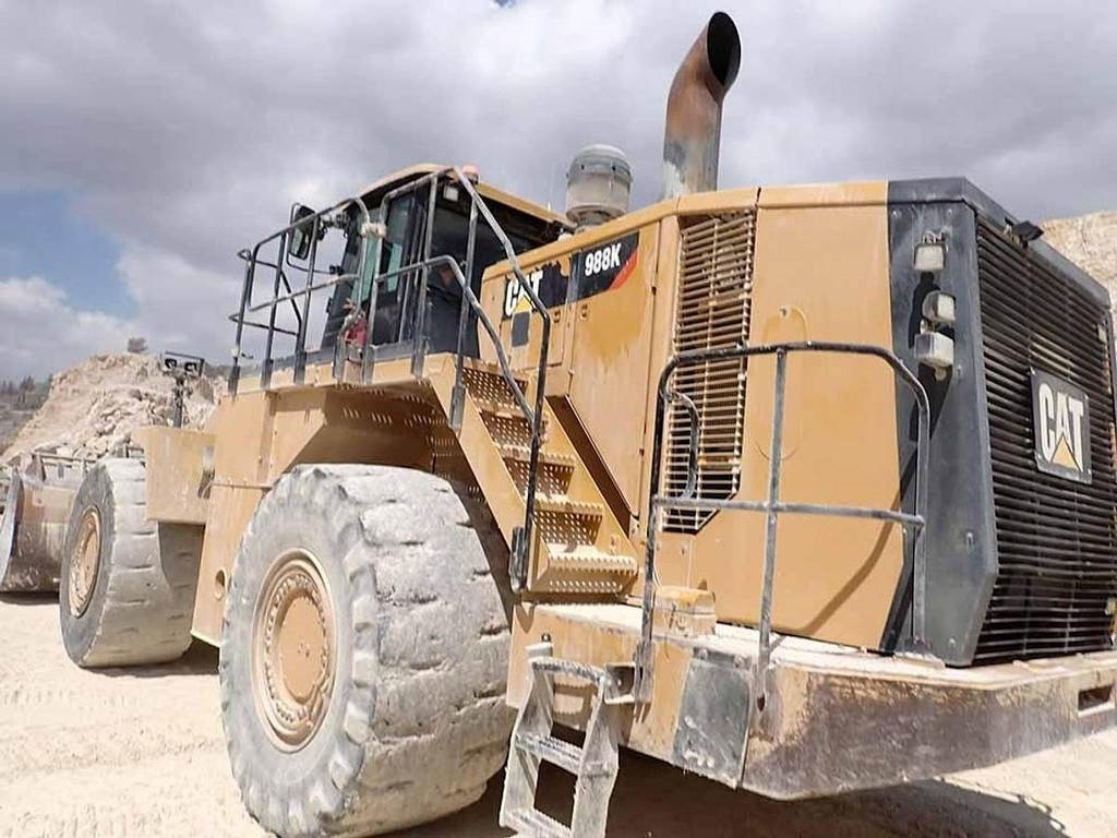 Chargeuse sur pneus CAT 988K