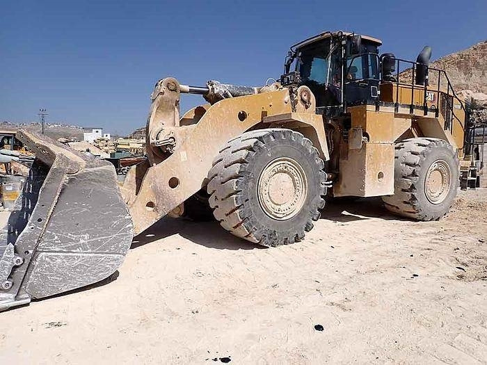 Chargeuse sur pneus CAT 988K