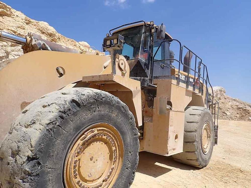 Chargeuse sur pneus CAT 988K