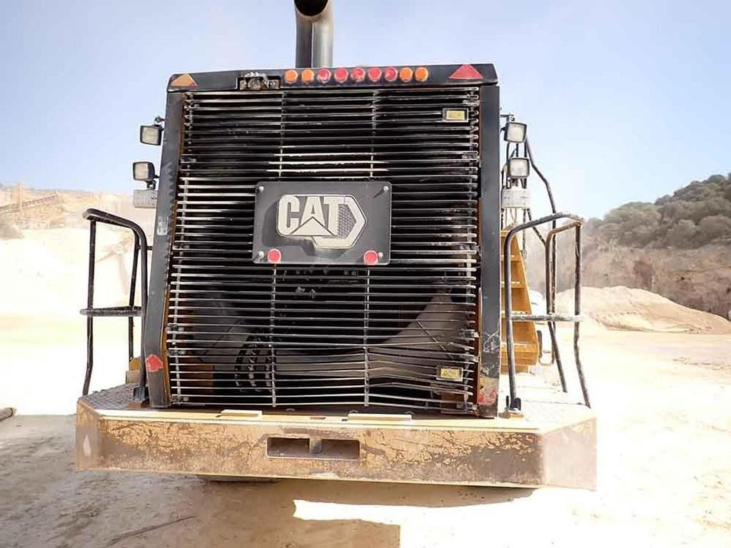 Chargeuse sur pneus CAT 988K