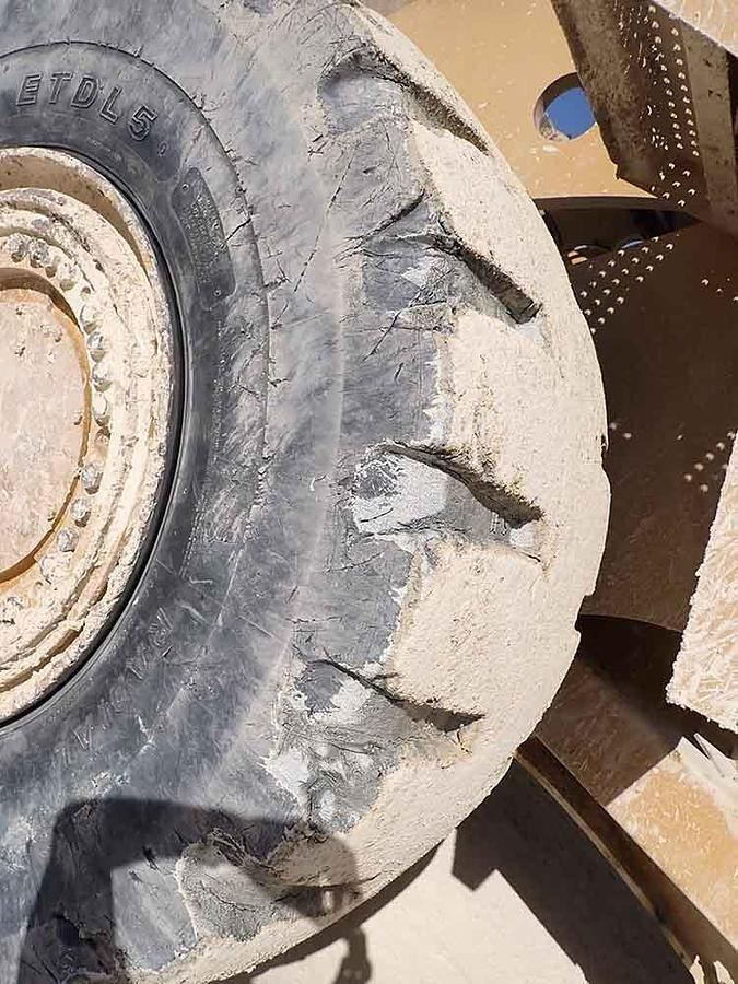 Chargeuse sur pneus CAT 988K