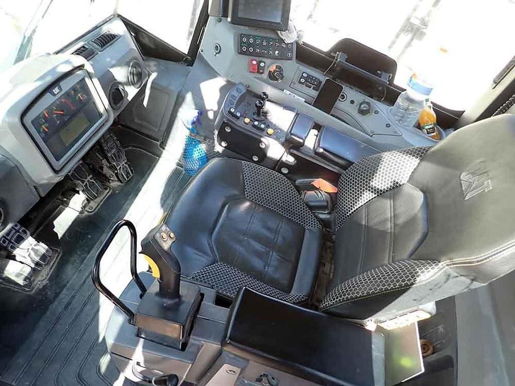 Chargeuse sur pneus CAT 988K