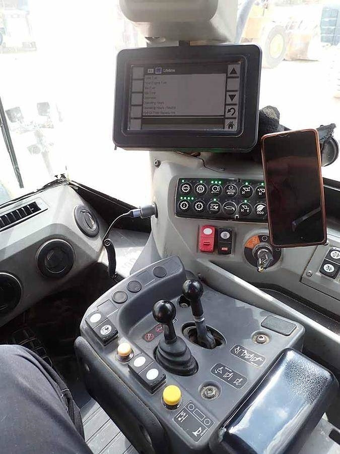 Chargeuse sur pneus CAT 988K