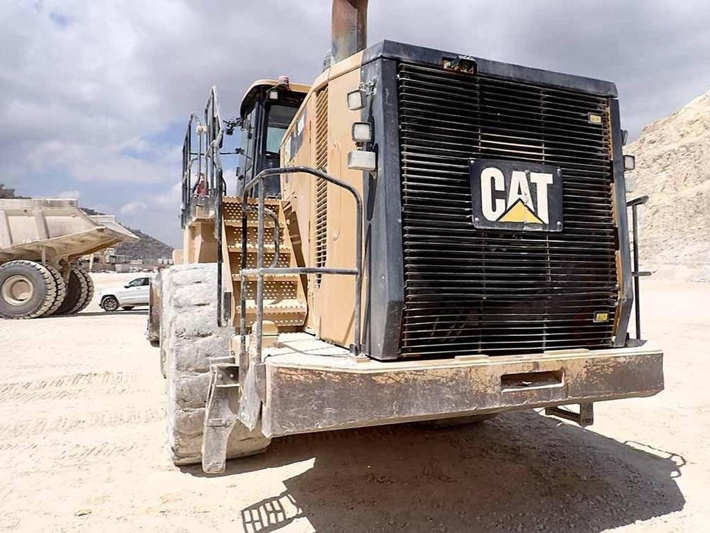 Chargeuse sur pneus CAT 988K