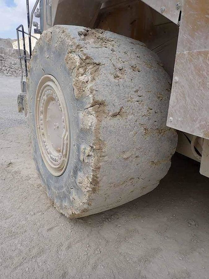 Chargeuse sur pneus CAT 988K