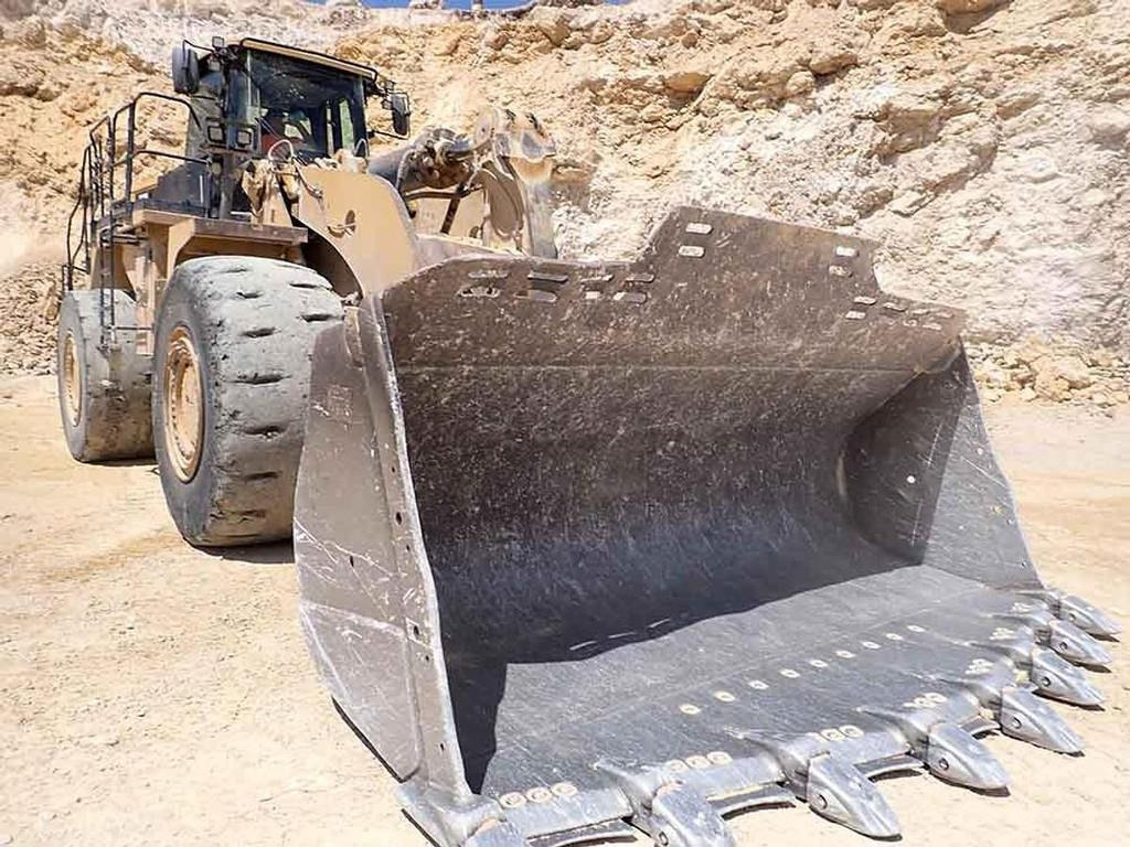 Chargeuse sur pneus CAT 988K