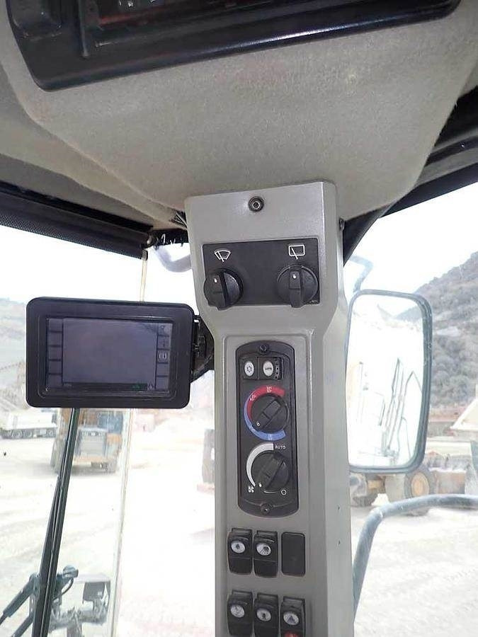 Chargeuse sur pneus CAT 988K