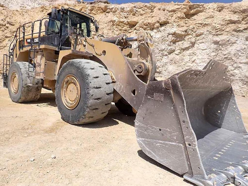 Chargeuse sur pneus CAT 988K