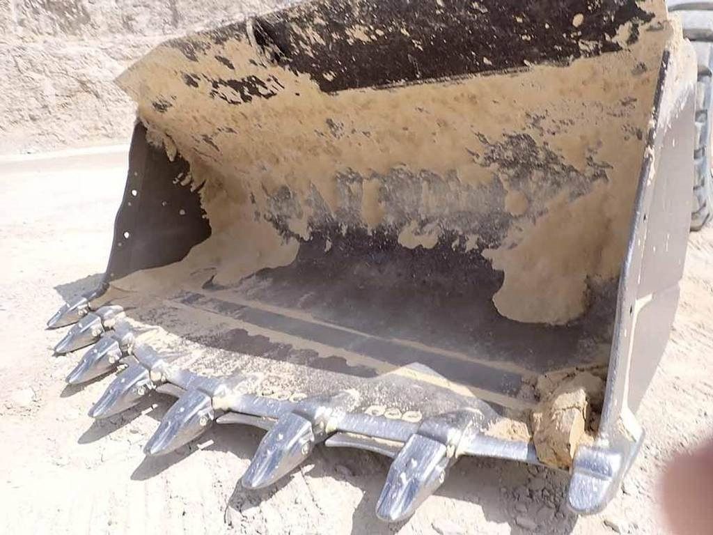 Chargeuse sur pneus CAT 988K