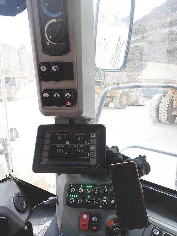 Chargeuse sur pneus CAT 988K