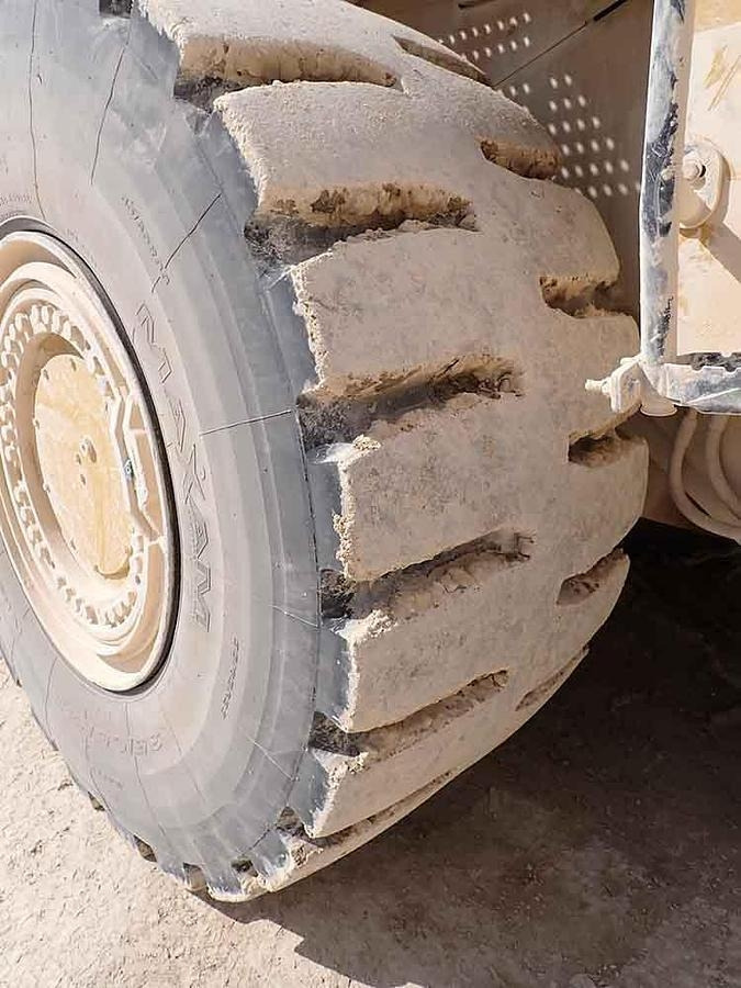 Chargeuse sur pneus CAT 988K