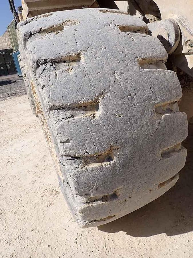 Chargeuse sur pneus CAT 988K