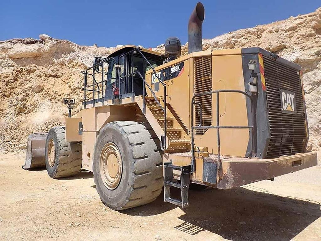 Chargeuse sur pneus CAT 988K