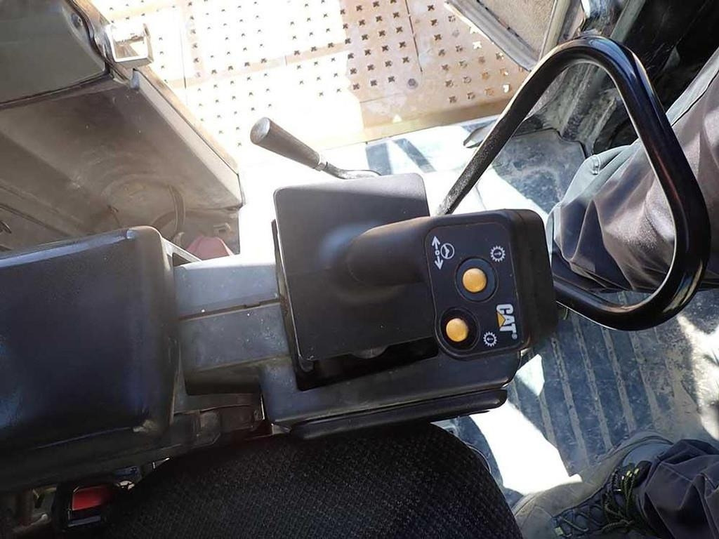 Chargeuse sur pneus CAT 988K